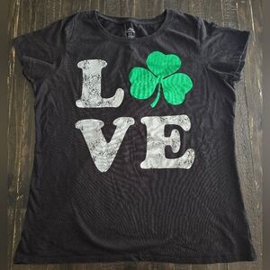 St. Patrick’s Day Black Tee Shirt Love Shamrock Size XL